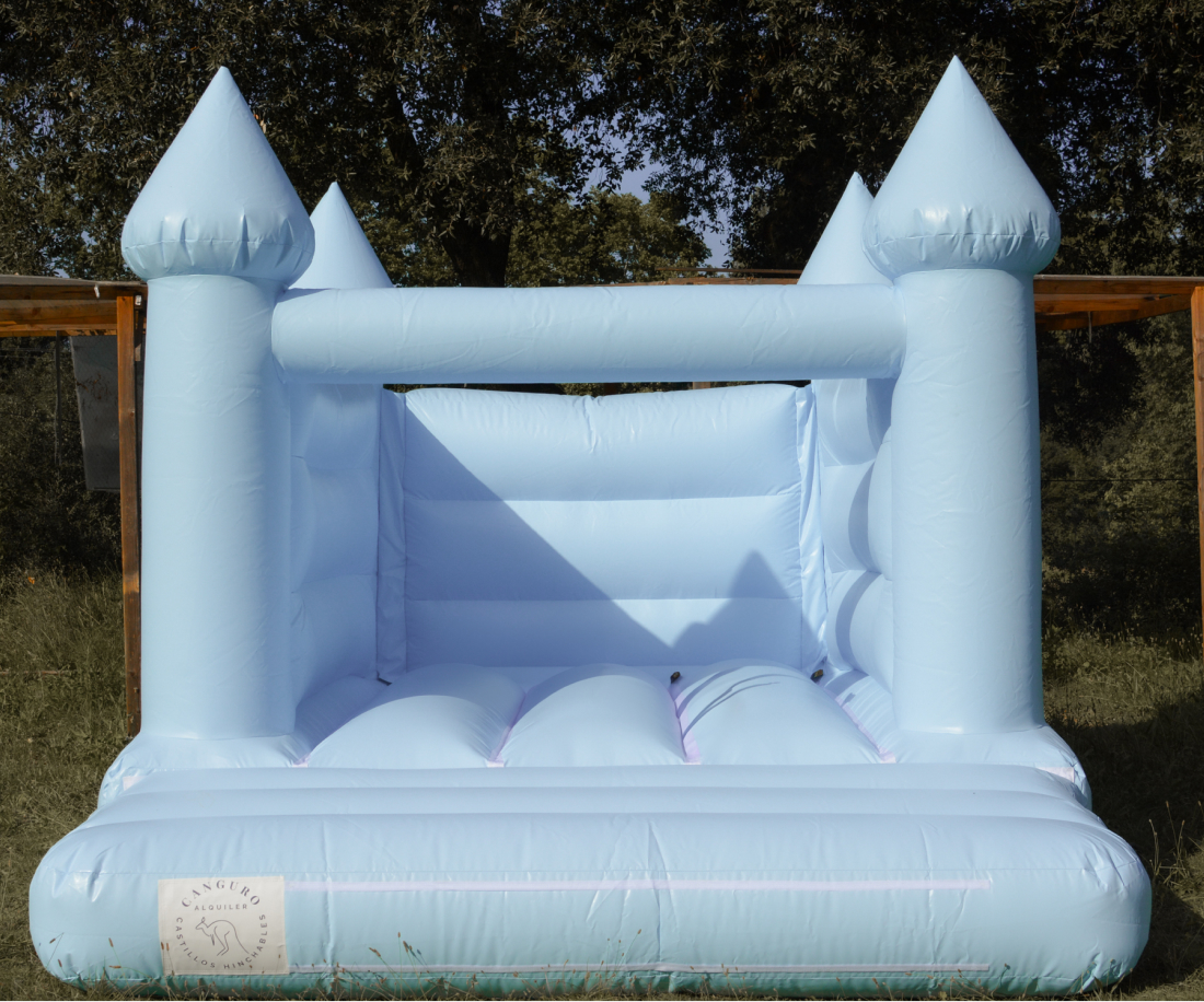 castillo hinchable azul